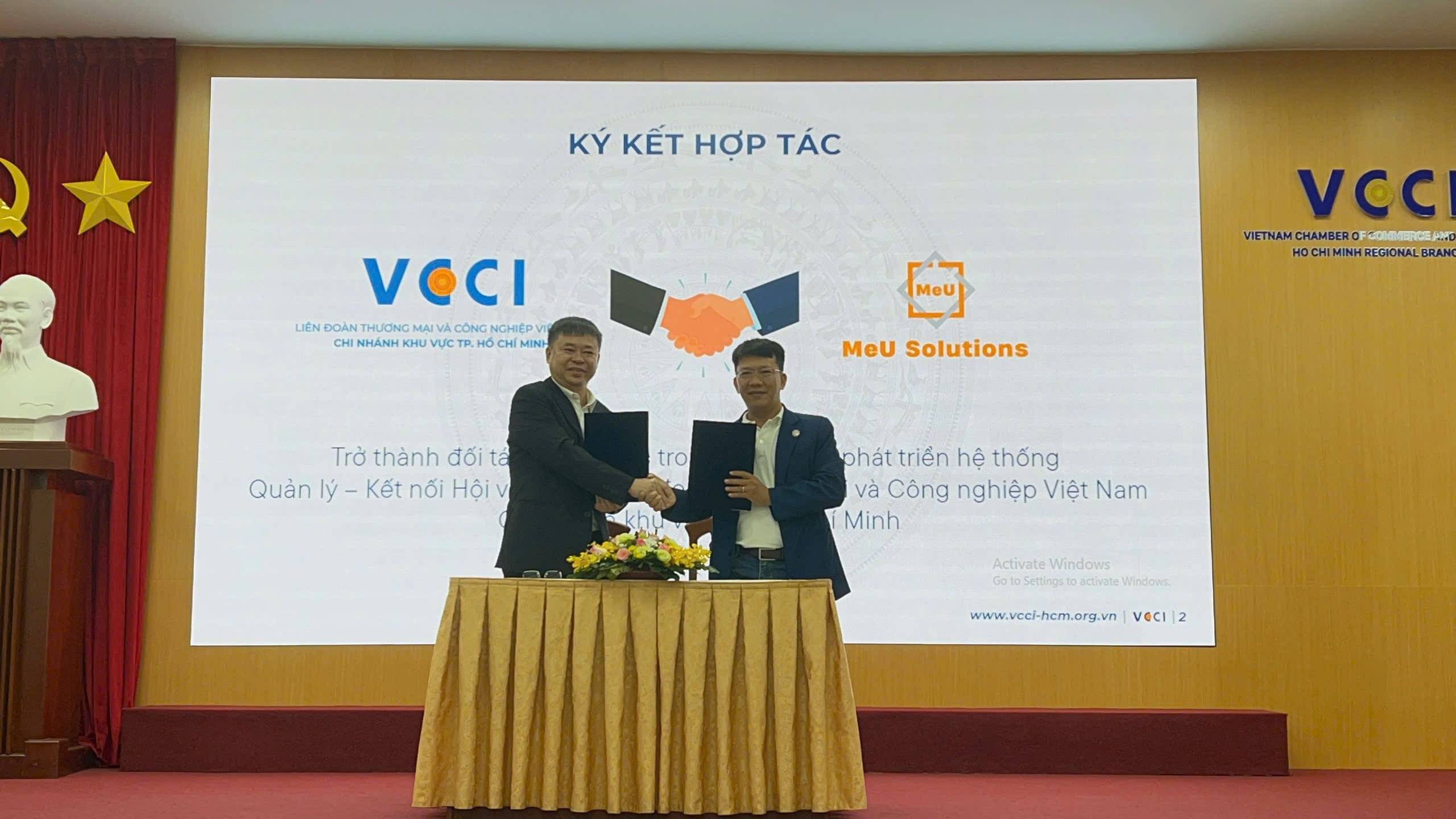 ky-ket-hop-tac-Meu-Solutions-VCCI